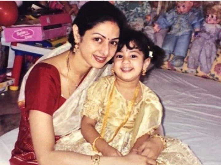 Mothers Day 2019- Janhvi Kapoor shares THROWBACK picture with mom Sridevi, her post will make you emotional Mother’s Day 2019: Janhvi Kapoor remembers mom Sridevi; shares THROWBACK pic with her along with HEARTFELT caption