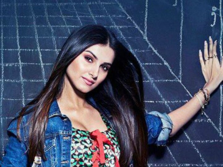 Tara Sutaria not upset with mixed reviews for 'Student of The Year 2'! Tara Sutaria not upset with mixed reviews for 'Student of The Year 2'!