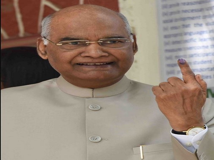 Unlike Pranab Mukherjee in 2014, President Ram Nath Kovind casts vote in 2019 Lok Sabha Elections Unlike Pranab Mukherjee in 2014, President Ram Nath Kovind casts vote in 2019 Lok Sabha Elections