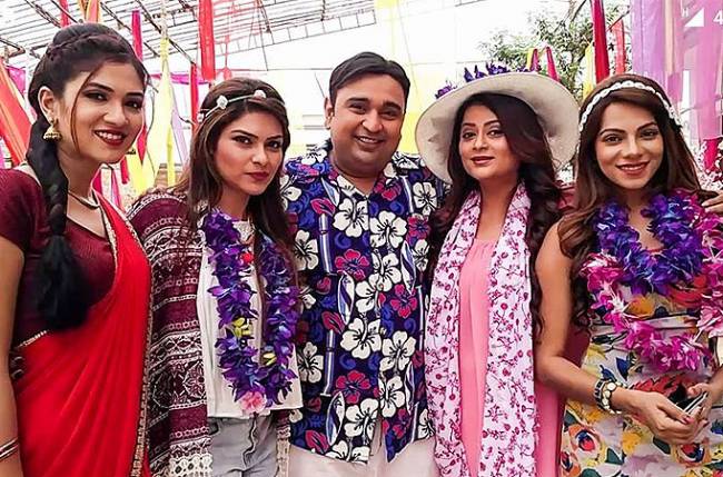 PICS: Pregnant TV actress Neha Kaul flaunts baby bump as she reunites with her 'Bahu Hamari Rajni Kant' co-stars!