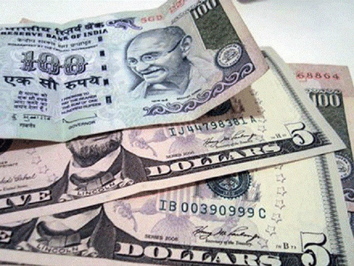 Rupee slips 26 paise to 70.18 vs US dollar amid US-China trade related concerns Rupee slips 26 paise to 70.18 vs US dollar amid US-China trade related concerns