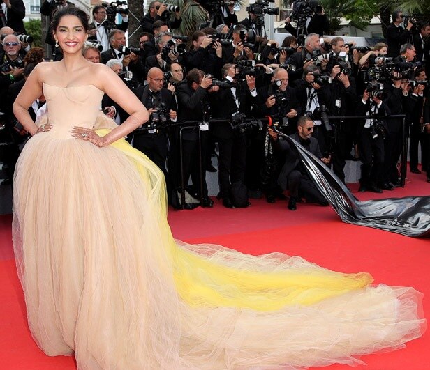 Cannes 2019 Dates OUT! Here’s when Aishwarya Rai Bachchan, Deepika Padukone, Sonam Kapoor, Hina Khan, Kangana Ranaut will walk the red carpet!