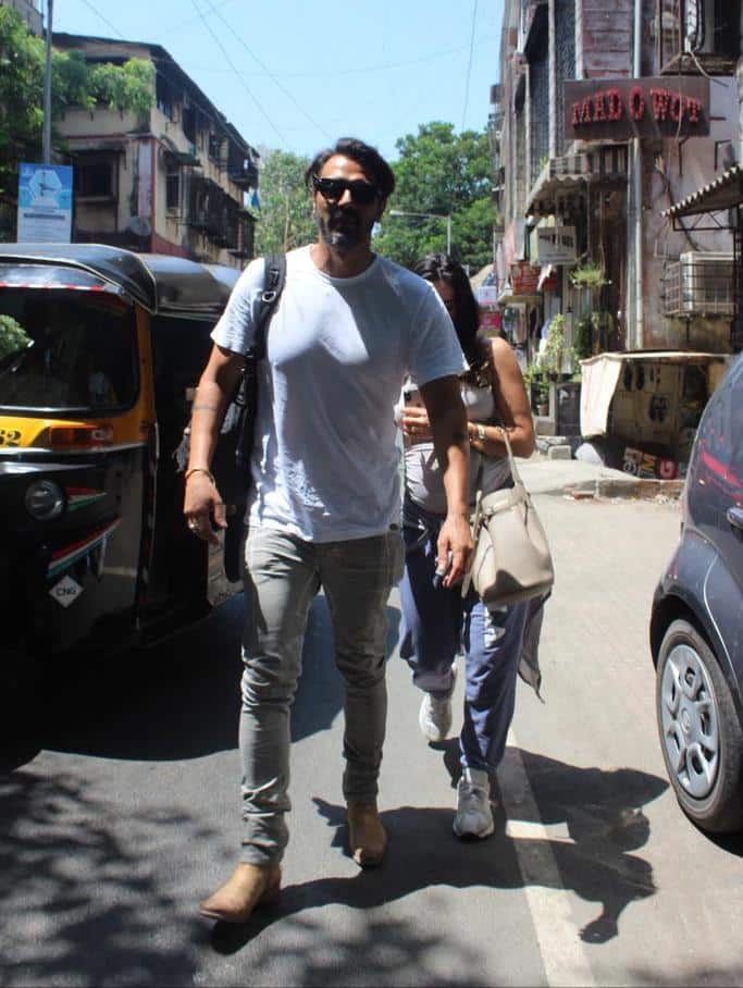 Bollywood actor Arjun Rampal and his supermodel girlfriend Gabriella Demetriades clicked together post lunch date