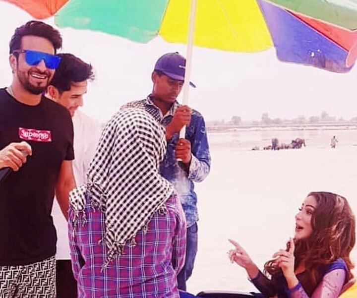 Hina Khan on 'Raanjhana' sets