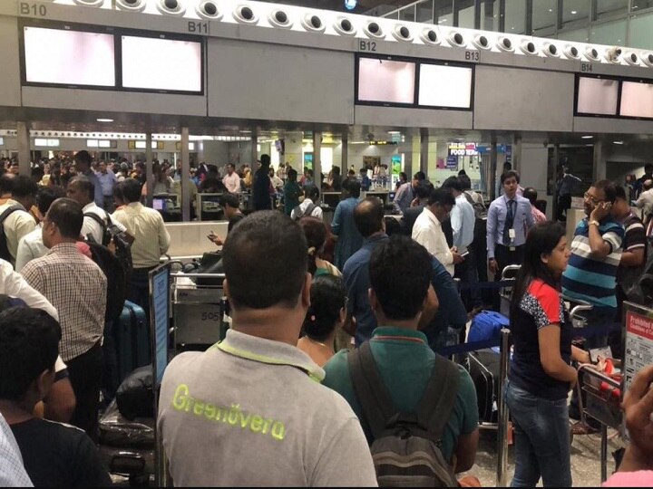 Kolkata- 30 flights delayed at Netaji Subhas Chandra Bose International Airport as server goes down Kolkata: 30 flights delayed at Netaji Subhas Chandra Bose International Airport as server goes down