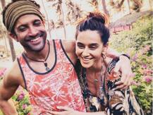 Lovebirds Farhan Akhtar and Shibani Dandekar turn \'Beach bums\' in their latest vacation pictures!