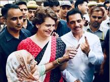 Priyanka cites husband\'s root at maiden rally in Punjab; Vadra endorses statement