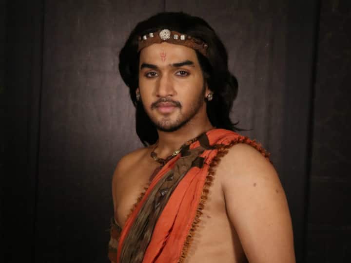 Will Chandragupta Maurya be able to emerge out of the dark pit? Will Chandragupta Maurya be able to emerge out of the dark pit?