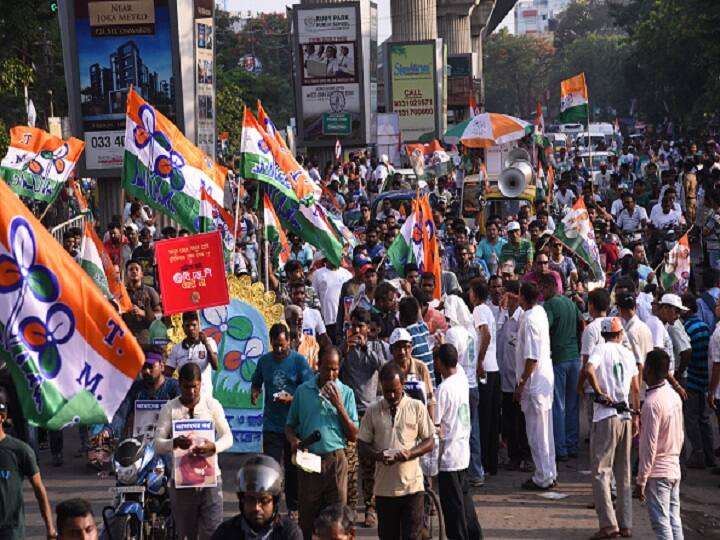 EC draws flak from opposition over West Bengal order; Congress says poll body lost credibility EC draws flak from opposition over West Bengal order; Congress says poll body lost credibility