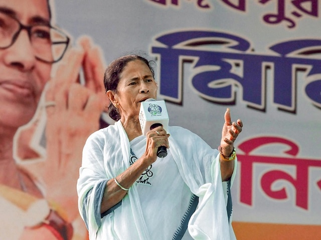 Mamata Banerjee taunts PM Modi, asks crowd to chant 'chowkidar chor hai' Lok Sabha elections 2019 Mamata Banerjee taunts PM Modi, asks crowd to chant 'chowkidar chor hai'