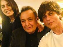 PIC ALERT! Shah Rukh Khan meets Rishi Kapoor in New York , Neetu admires his \'genuine\' love