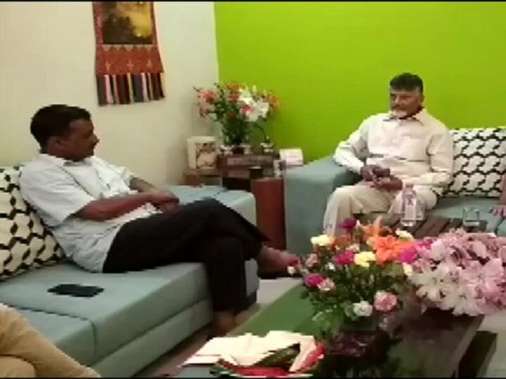 Days ahead of poll results, Chandrababu Naidu meets Kejriwal Days ahead of poll results, Chandrababu Naidu meets Kejriwal