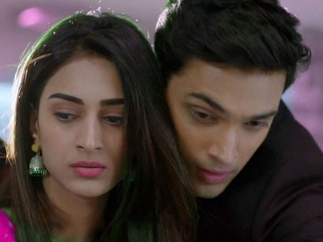 OMG! Kasautii Zindagii Kay's Prerna aka Erica Fernandes to QUIT the show! After Hina Khan Kasautii Zindagii Kay's Prerna aka Erica Fernandes to QUIT the show!