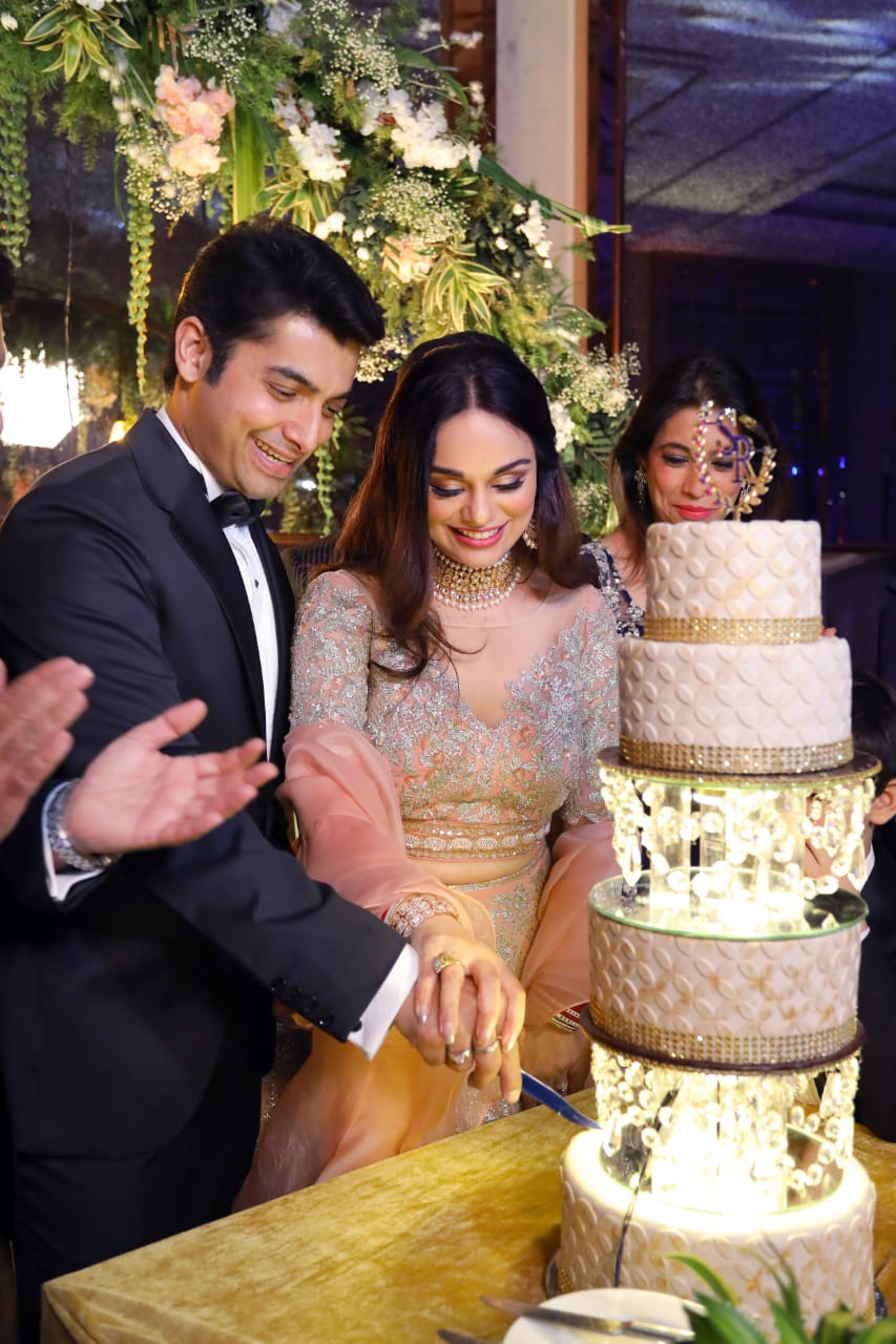 IN PICS: After his fairytale WEDDING TV actor Ssharad Malhotra hosts GRAND wedding reception in Kolkata!