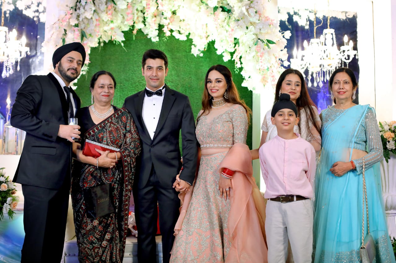 IN PICS: After his fairytale WEDDING TV actor Ssharad Malhotra hosts GRAND wedding reception in Kolkata!