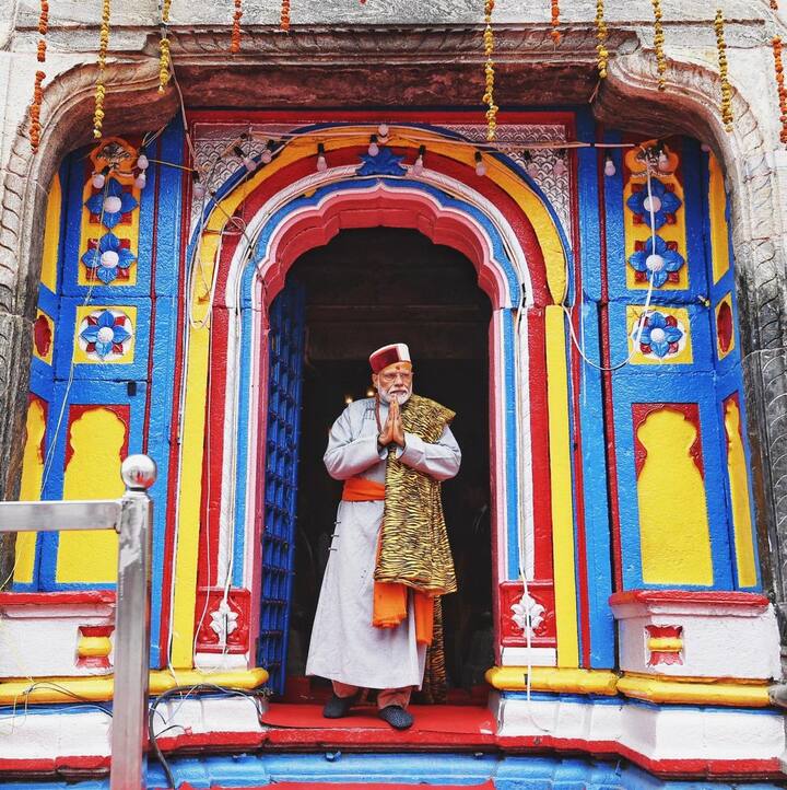 He reached Jolly Grant airport this morning. This is Modi's fourth visit to the temple in the last two years. He will offer prayers at Badrinath on Sunday.