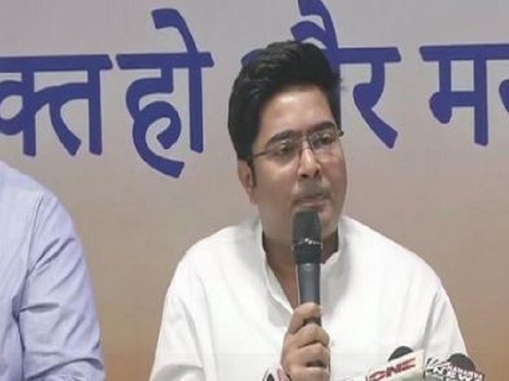 Lok Sabah election- Mamata Banerjee asks EC to ensure peaceful and impartial voting, nephew Abhishek Banerjee sends defamation notice to PM LS election 2019: Mamata asks EC to ensure peaceful and impartial voting, nephew Abhishek Banerjee sends defamation notice to PM