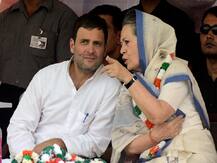 Elections 2019: Sonia Gandhi steps in to draft Congress\' strategy in govt formation, meets top party leaders