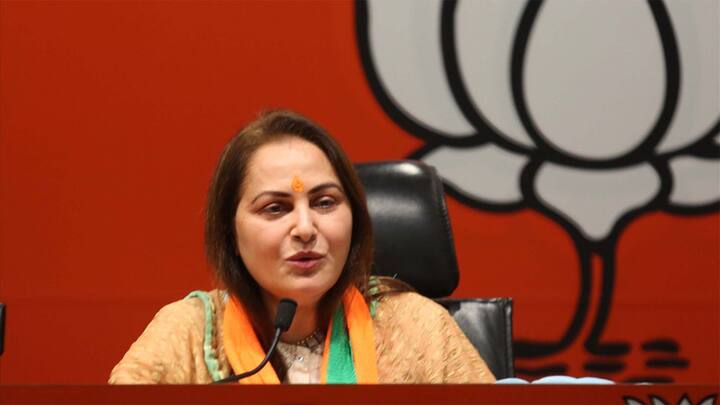 Jaya Prada is up against Samajwadi Party’s Azam Khan in UP’s Rampur. She has been hitting the headlines for her war of words with Azam Khan.However, the exit polls doesn't seem to favour her and she might lose to Khan in Rampur