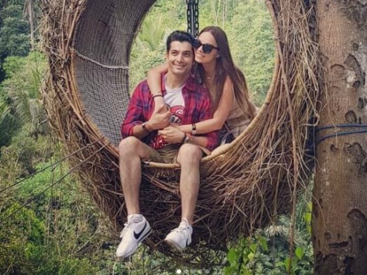 'Muskaan' actor Ssharad Malhotra's wife Ripci Bhatia shares romantic pictures as they complete one month of wedded bliss! Ssharad Malhotra's wife Ripci shares romantic pictures as they complete one month of marriage!