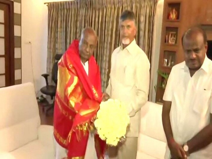 Elections 2019: Andhra Pradesh CM Chandrababu Naidu meets former PM Deve Gowda over EVM issue Andhra Pradesh CM Chandrababu Naidu meets former PM Deve Gowda over EVM issue