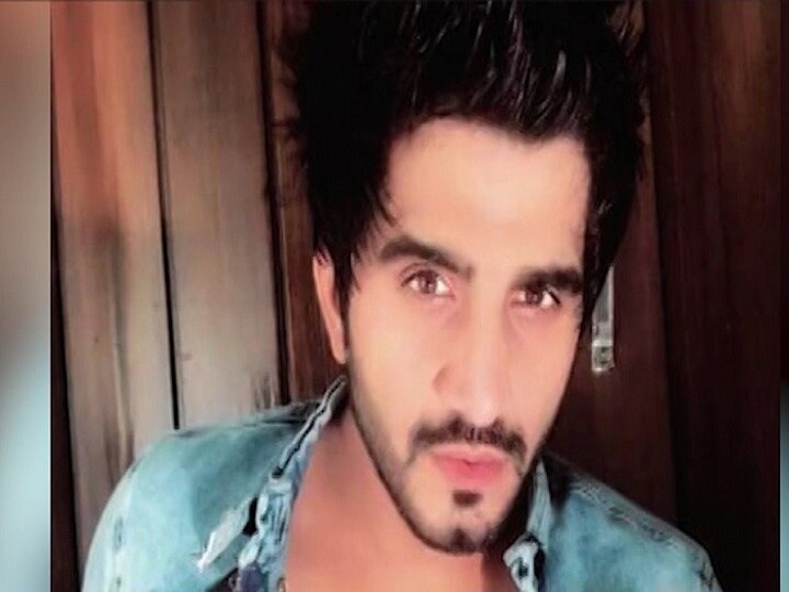 Delhi- 27-year-old 'Tik Tok' celebrity Mohit Mor shot dead likely due to 'rising popularity' Delhi: 27-year-old 'Tik Tok' celebrity Mohit Mor shot dead likely due to 'rising popularity'