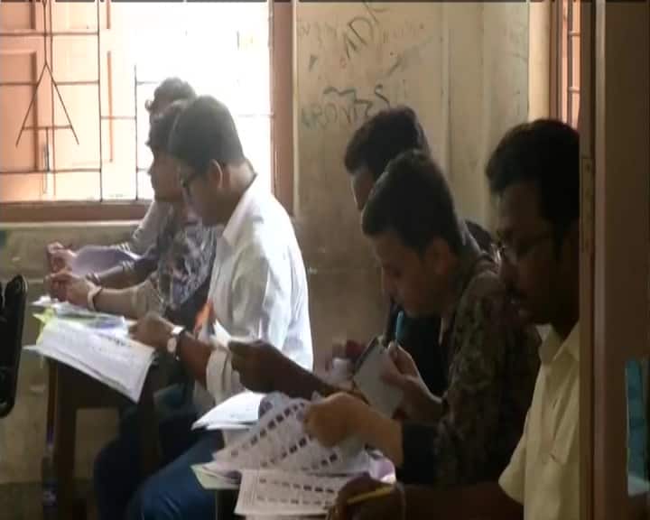 NEW DELHI: Polling underway is at polling station number 200 in North Kolkata parliamentary constituency today. / ANI IMAGE