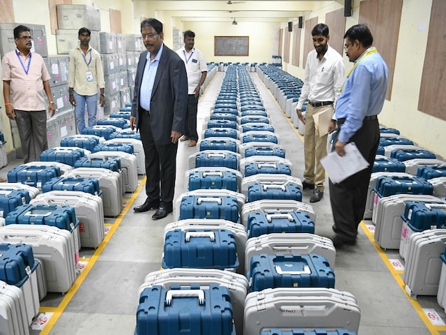 How EVM strong-rooms are secured as per the Election Commission Lok Sabha elections 2019 How EVM strong-rooms are secured as per the Election Commision