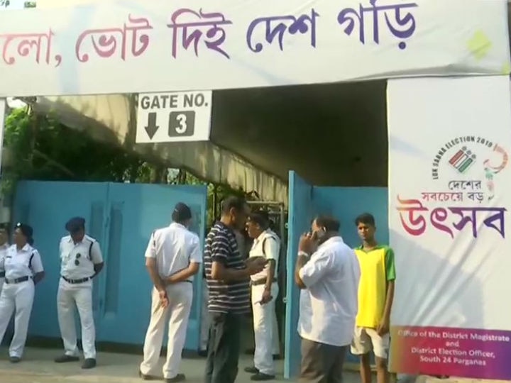Lok Sabha Election Results 2019: Counting begins for 42 seats in West Bengal Lok Sabha Election Results 2019: Counting begins for 42 seats in West Bengal