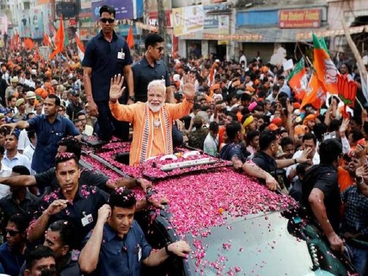 LS polls results 2019 | Early trends - Modi Tsunami intact in Kashi, PM leads by 11000 votes from Varanasi seat in Uttar Pradesh  LS polls results 2019 | Early trends: Modi Tsunami intact in Kashi, PM leads by 11000 votes from Varanasi seat in Uttar Pradesh 