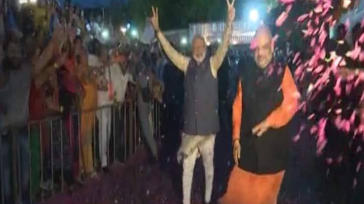 He also flashed victory sign evoking huge cheers from the crowd.