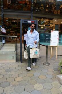 PHOTOS: Arjun Rampal steps out for grocery shopping with PREGNANT girlfriend Gabriella Demetriades