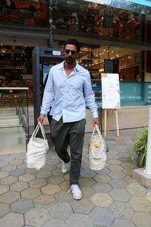 PHOTOS: Arjun Rampal steps out for grocery shopping with PREGNANT girlfriend Gabriella Demetriades