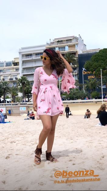 After turning heads on the RED CARPET, Hina Khan slays it on Cannes beach in a short pink dress; SEE PICS