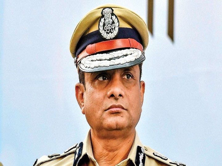 Saradha scam CBI issues look out notice against Rajeev Kumar Saradha scam: CBI issues look out notice against former Kolkata Police Commissioner Rajeev Kumar