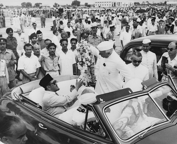 Jawaharlal Nehru Death Anniversary: Remembering Nehru; Rare Photos Of ...