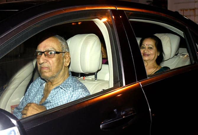 This was reportedly the last time Veeru Devgan was spotted in public when he appeared at the screening of son Ajay Devgn's recent releases 'Total Dhamaal'. Wife Veena Devgn also accompanied the husband.the 
