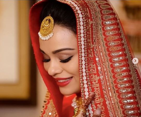 Newlywed TV actor Sharad Malhotra's wife Ripci Bhatia shares unseen PICS from her WEDDING as a STUNNING bride!