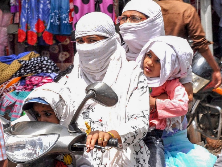 Heatwave grips Prayagraj, Sangam city sizzled at 47.6 deg C on Wednesday Heatwave grips Prayagraj: Sangam city sizzled at 47.6 deg C on Wednesday