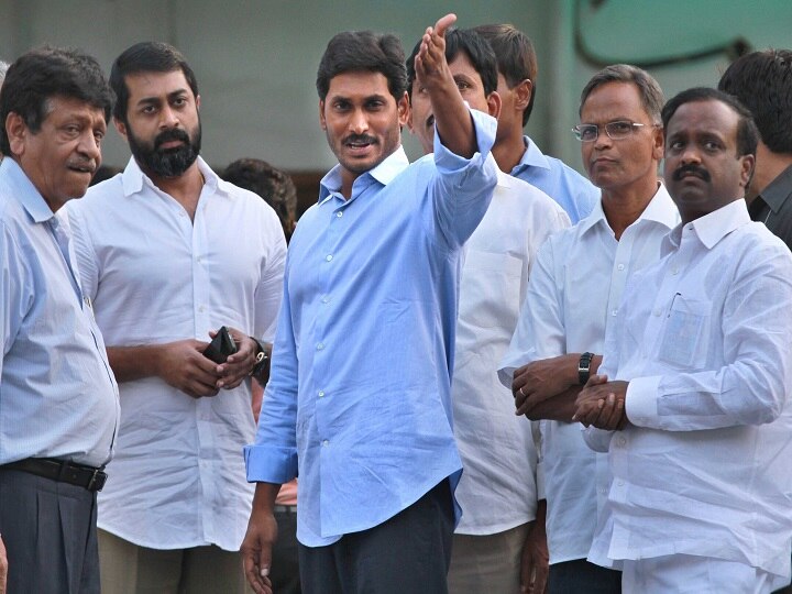 KCR, Jagan to miss Modi's swearing-in as permission denied for landing of their aircraft in Delhi KCR, Jagan to miss Modi's swearing-in as permission denied for landing of their aircraft in Delhi