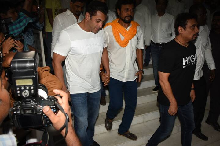 Salman Khan leaving back