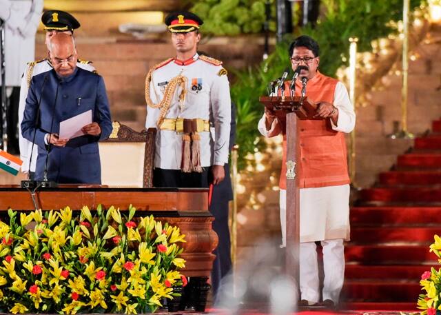 Shiv Sena's Arvind Sawant, who defeated Congress leader Milind Deora, also got a ministerial berth in the Cabinet as a first time minister. (PIC/PTI)