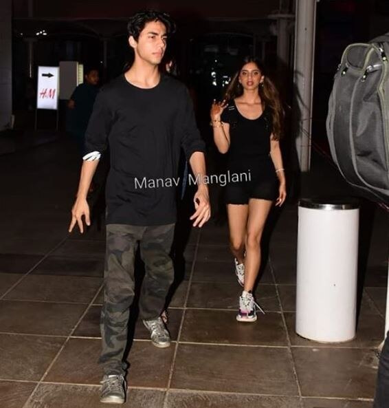 Suhana's brother and SRK's eldest son Aryan Khan was his dapper self in a black tee and army print cargo pants
