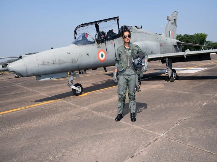 Meet Mohana Singh becomes first woman fighter pilot to fly Hawk jet Mohana Singh becomes first woman fighter pilot to fly Hawk jet