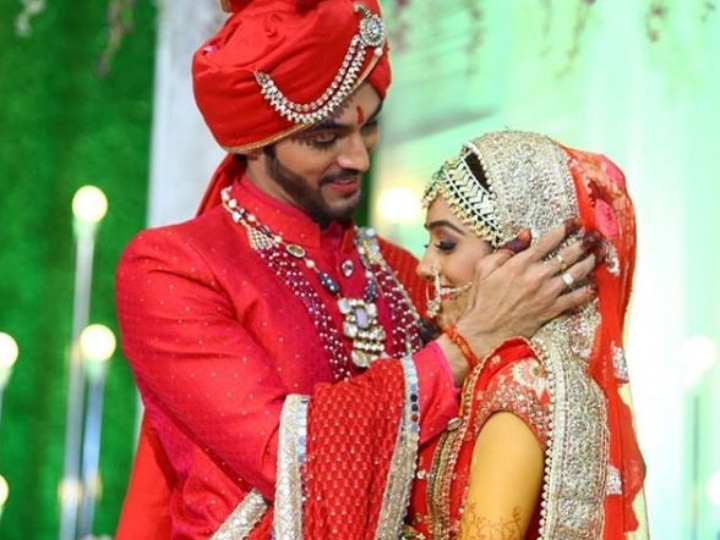 Ashish Dixit & Shweta Kanoje get MARRIED, Aap Ke Aa Jane Se actor shares a LOVELY PIC from his wedding Newlywed TV actor Ashish Dixit shares FIRST PIC with wife Shweta Kanoje post wedding; His caption will make you go AWW