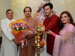 PICS: Uddhav Thackeray extends his best wishes to the team of 'Shrimad Bhagwat Mahapuran'!