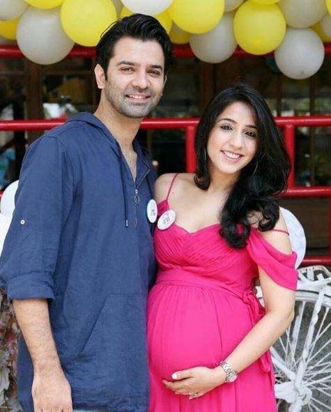 PICS: Barun Sobti's Pregnant Wife Pashmeen Flaunts Baby Bump As She Catches Up With Hubby's 'Iss Pyaar Ko Kya Naam Doon' Co-stars & Friends!
