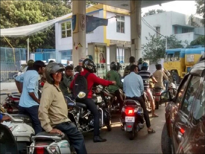 Noida's 'No Helmet, No Petrol' rule: Blatant violators continue to get fuel Noida's 'No Helmet, No Petrol' rule: Blatant violators continue to get fuel