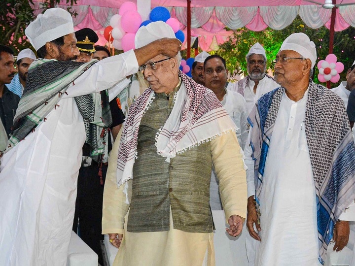 Political temperature rises in Bihar: While BJP, JDU skip each other’s events, Nitish Kumar attends rival Jiten Manjhi's Iftar party Bihar: While BJP, JDU skip each other’s events, Nitish Kumar attends rival Jitan Manjhi's Iftar party