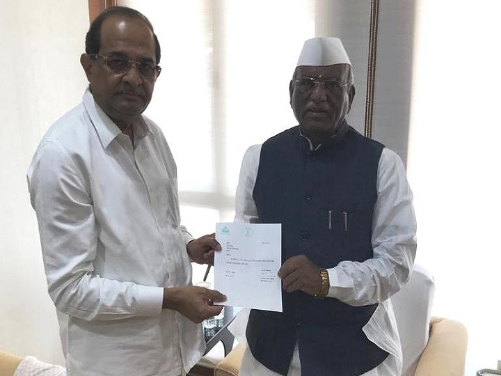 Massive jolt to Congress in Maharashtra: Party strongman Radhakrishna Vikhe Patil quits, likely to join BJP soon Massive jolt to Congress in Maharashtra: Party strongman Radhakrishna Vikhe Patil quits, likely to join BJP soon